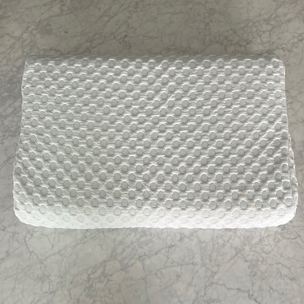 ❤️ Memory Foam Pillow